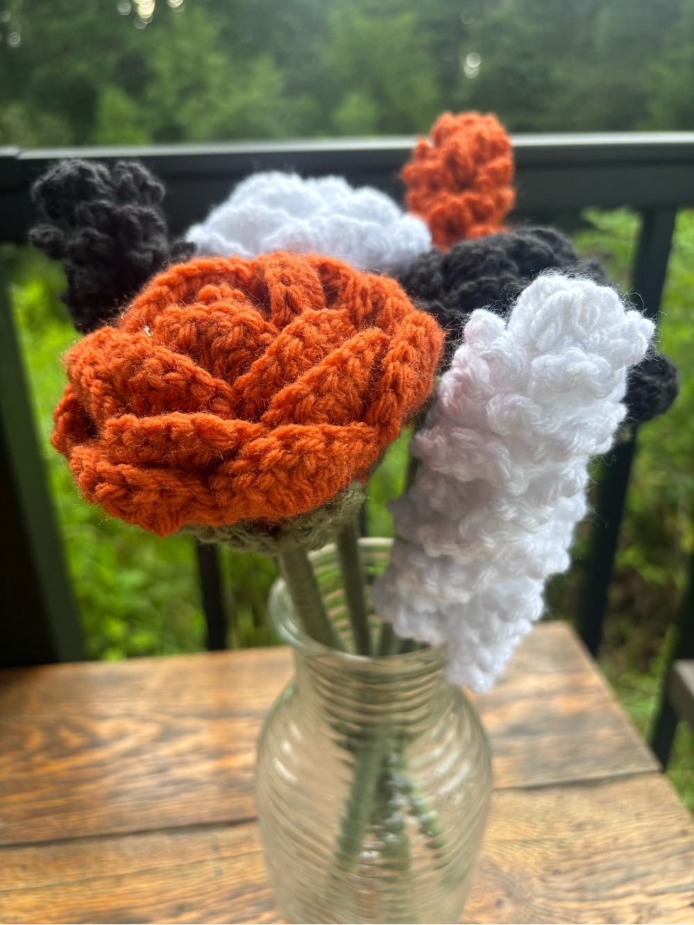 6 Crochet Flowers - Picture 6 of 6